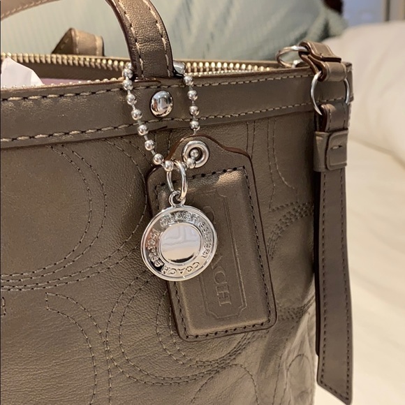Coach Metallic Signature Bronze LeatherShoulderBag - Picture 5 of 9